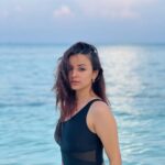Mahima Makwana Instagram – 🌊 

@cocoonmaldives 
@thecocooncollection 
@goldcoastfilmsofficial 

.
.
.
Styled by – @krishi1606 
Wearing – @angelcroshet_swimwear Cocoon Maldives