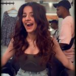 Mahima Makwana Instagram - shenanigans of getting ready✨ #LosingSanityInTheVanity #WaitWhat #okaybye @sakbagasramua @hrishidoeshair @pooja_warad