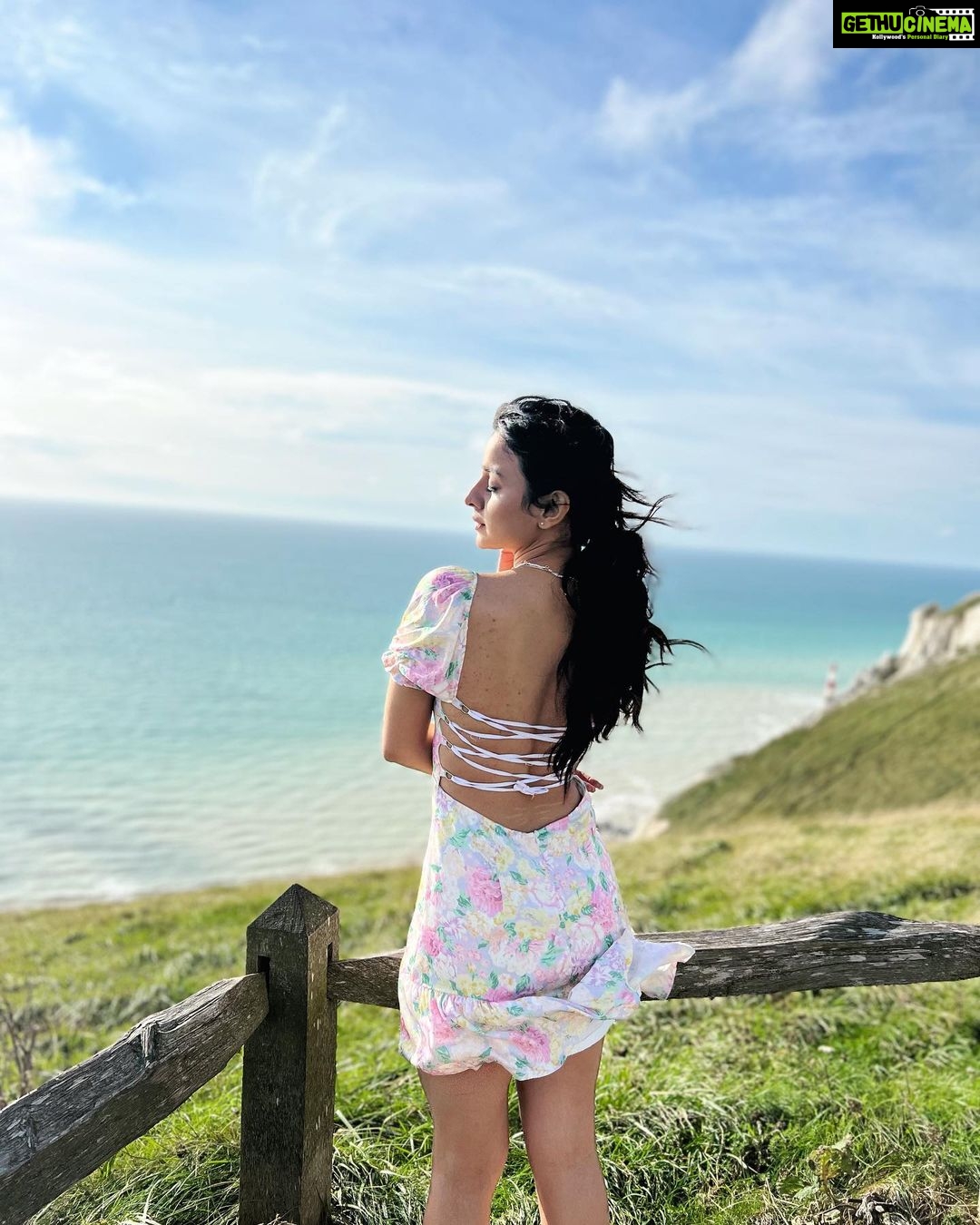Mahima Makwana Instagram - ✨ Stylist- @suveera.swetesh.stylist MUA- @mannysamra_mua 📷 - @sezmin_salim Beachy Head