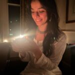 Mahima Makwana Instagram - Happy Diwali.✨ packup waali, london waali Diwali. Wishing ya’ll love and light. London, United Kingdom
