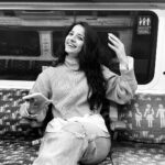 Mahima Makwana Instagram - amidst the interesting mundanity of being there.. P.S.:- swipe right to my face when someone gets me fooooood. 😍 Heathrow Terminals 2 & 3 tube station