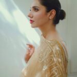 Mahira Khan Instagram - Eid Mubarak to all 🕊🌹