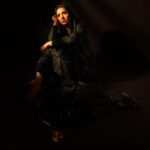 Mahira Khan Instagram - ہم کو تو اپنا سایا بھی اکثر بیزار ملا ۰۰۰