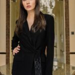 Mahira Khan Instagram - @saniamaskatiya coming through, always! 🎓♠️💋 📸 @seemabsaqibkhan 💄 @iambabarzaheer P.S If Lahore and Karachi had a ‘how fast can you make people melt’ competition - who’d win? 🥵
