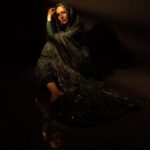 Mahira Khan Instagram - ہم کو تو اپنا سایا بھی اکثر بیزار ملا ۰۰۰