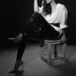 Mahira Khan Instagram - But if you’re thinkin’ of my baby.. it don’t matter 🎵
