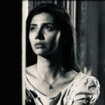 Mahira Khan Instagram - Tammam umar ka hisaab… maangti hai zindagi..