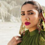 Mahira Khan Instagram - SS Luxury Lawn’22 by Hussain Rehar ❤️‍🔥   @hussainrehar.official @hussainrehar Photography: @umar.nadeeem Make up: @iambabarzaheer Hair @nidakhan.hairstylist Jewellery: @jewelicious_ Styling: @yash645 Concept: @hussainrehar   #hussainrehar #rahgoli #luxurylawn22 #luxurylawnbyhussainrehar #unstitched #mahirakhan #comingsoon