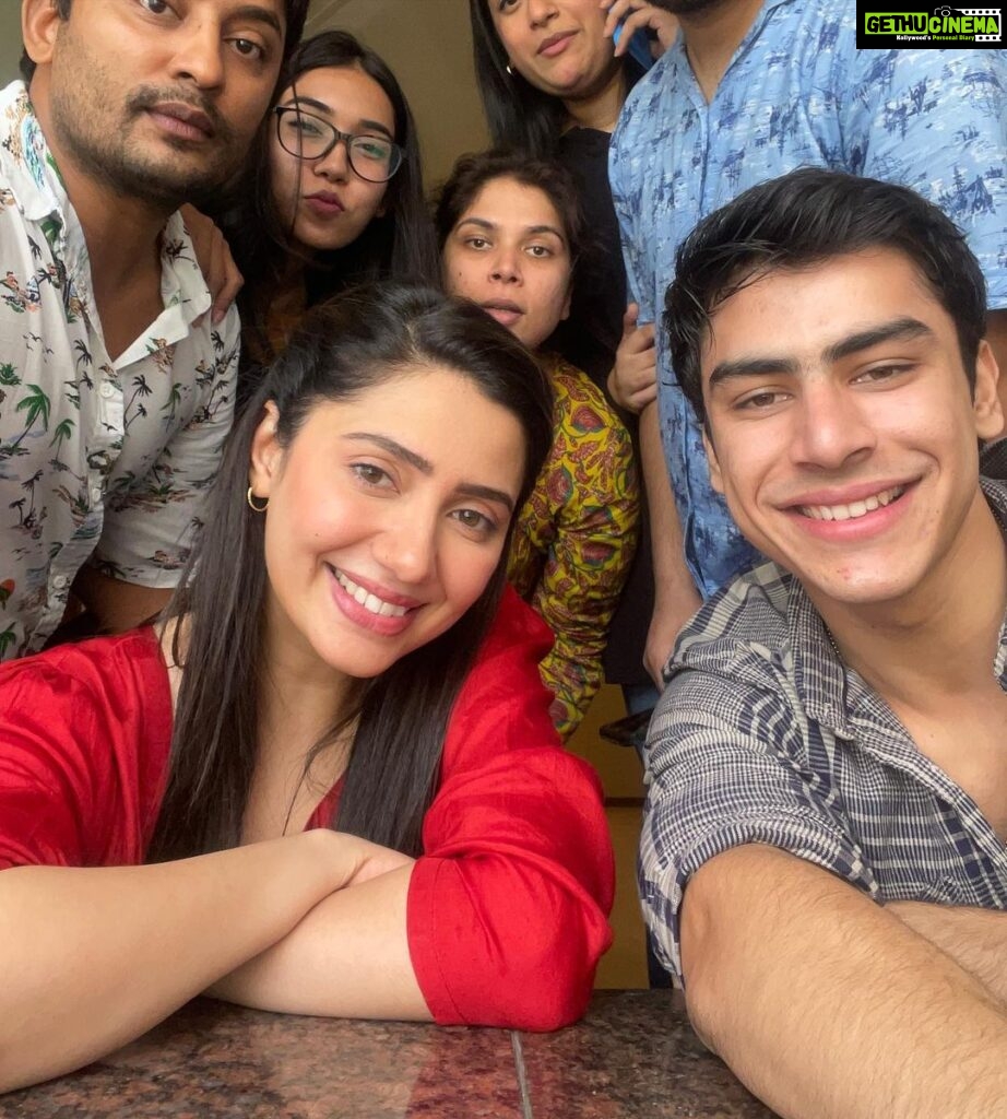 Mahira Khan Instagram - This has been long over due.. there are so many people I need to thank and am grateful to, for this small labour of love we made - Aik Hai Nigar. Starting with my Co producer Nina. Thank you for bringing this story to me, thank you for listening when I would disagree, thank you for teaching me the small ways a producer has to swallow their pride and look at the larger picture always. Bigger picture it is baby! InshAllah. So grateful to Umera Ahmed.. my most memorable work has been penned by you. Thank you for giving us Nigar.. always grateful for your words. Thank you Adnan Sarwar for taking this on board and trusting us, and giving it your all. Thank you Omar daraz for lighting every frame beautifully! Thank you ISPR for all the support through out! Thank you ARY for taking this labour of love forward. Abdullah Haris, champ! Babar you made Nigar come alive, you were not just a make up artist you were everything. Fizza for recreating the era and looks. Anushay and seher thank you for managing what seemed like a Herculean task. My Ads Wajid and shuja, meray cheeetay! Haroon! This song that you made me hear years ago, is what used to keep coming to mind everytime I thought of Nigar and Johar. Thank you for generously giving your precious songs to us. Abbas Ali khan, you turned raw beautiful songs into gold. Lala lurkh you gave it the old school magic we needed. A special shout-out to all the girls at CMH. And lovely Iman, you were wonderful. Sohail you were a pleasure to work with. As were you Sarah! Khushhal my baby, you will go places and I’m just happy I got to share this with you. Shine on. Bilal my Johar, thank you for trusting me. For being the person that you are! Your dost khana has your back, always. Thank you for this award. Means a lot to the entire team. @septimiusawards ♥️🙏🏼 In gratitude. Alhumdulillah. X @ashrafbilal @khushhalk @sohailsameerofficials @dr.sarahnadeem @haroonshahidofficial @abbasalikhan @omardaraz @ninakashif @umeraahmed.official @adnansarwar11 @salman_ary @jerjeesseja @arydigital.tv @isprofficial1 @soulfry_films @iambabarzaheer @nadeemwilliamoffical @fizzaejaz_96 @anushaytalhakhan @imanshahid