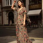 Mahira Khan Instagram - As usual it went 🍇 👗 @saniamaskatiya 💎 @ayeshaccessories 💄 @famidamua 💇🏻‍♀️ @aamirnaveedhair 📸 @shakeelbinafzal