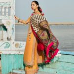 Mahira Khan Instagram - SS Luxury Lawn’22 by Hussain Rehar – رھگولی is Live Now! Book your favourite articles from this splendid collection for the upcoming summer season! ✨ https://www.hussainrehar.com/collections/rahgoli #hussainrehar #rahgoli #luxurylawn22 #luxurylawnbyhussainrehar #unstitched