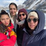 Mahira Khan Instagram - Peeechaaaayy… Toh dekho 👀 Cold Desert, Skardu