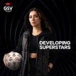 Mahira Khan Instagram - Super stoked to be part of this amazing initiative. Can’t wait for the youth of Pakistan to experience this… and show the world how talented they are! Welcome #michaelowen to our beautiful country. Thank you Zabe and Yasir for this opportunity. Wishing GSV and KamyaabJavaan Pakistan all the luck. Let’s doooo this!⚽️🏟🇵🇰🥳 @GlobalSoccerVentures @yasirmahmood5182 @ZabeKhan @KamyabJawanPK #GlobalSoccerVentures #MichaelOwenInPakistan #FootballHoga #KJSportsDrive #PakistanYearOfYouth #EnjoyBetterLife #GFSBuilders #ThePrideofPakistan