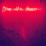 Mahira Khan Instagram - And if you don't know, now you know💋 Karachi - The City of Lights