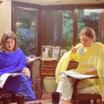Mahira Khan Instagram - This scene. Thissss scene. It is the heart and soul of HKKST.. at least for me. I remember reading it and thinking - This will be interesting - two women who have been pitted against each other their whole lives, sit opposite each other and talk. Rarely do we see that on our screens. Talk about their vulnerabilities, their childhood, their take on life and how it unfolded for them, what went wrong and all the time they have lost just because of what was fed to them. This scene was beautifully written by @umera_ahmedofficial and directed by @rind_farooq 💕 Weirdly enough we tried doing this scene twice.. and something or the other would go wrong. Finally a third time we came back to this house and shot it. I remember wanting to cry seeing Kubra, but as Mehreen I didn’t know she was going to die.. so I had to still act a bit angry a bit weary of her, still not trust her fully. But when I’d get out of character I just wanted to hug Mashal. There is no one I’d rather have sitting there except for her. @thekubism my Mashal 🧚🏼‍♀️🥰 ‘Kabhi kabhi kahaani ke end mein villian, hero ban jaata hai’ @ninakashif thanks for the goodies on the day we didn’t end up shooting! Take a bow 💋