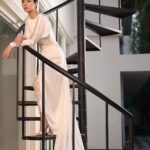 Mahira Khan Instagram - 𝑷𝒖𝒓𝒆 𝑳𝒐𝒗𝒆 ❤︎ @jamshadys ♥️💋 @feehajamshedofficial @omayrwaqar @javerijewelleryco @shahbazshaziofficial