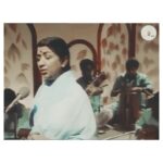 Mahira Khan Instagram - There will never be another.. 🕊❤️‍🩹 Rest in greatness our Lata ji ♥️