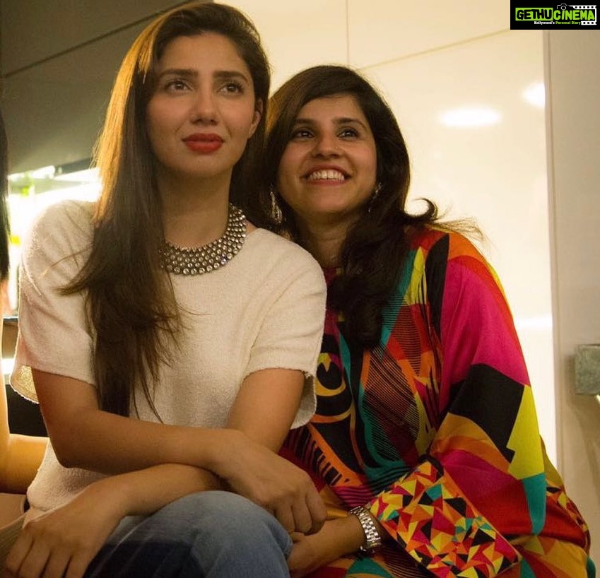 Mahira Khan Instagram - Meray dil ka tukraa.. my whole heart, What do I say that I haven’t said before? What do I write that you don’t know already? You know it all. But have I ever told you this before - Tum meri har dua mein shaamil ho… dosti nahi yeh Ishq hai. 🤍 Happy birthday my favorite, my one and my only Insia.. @insiafaisal I love you.. till the end of time and beyond. Yours, Always 💋♥️