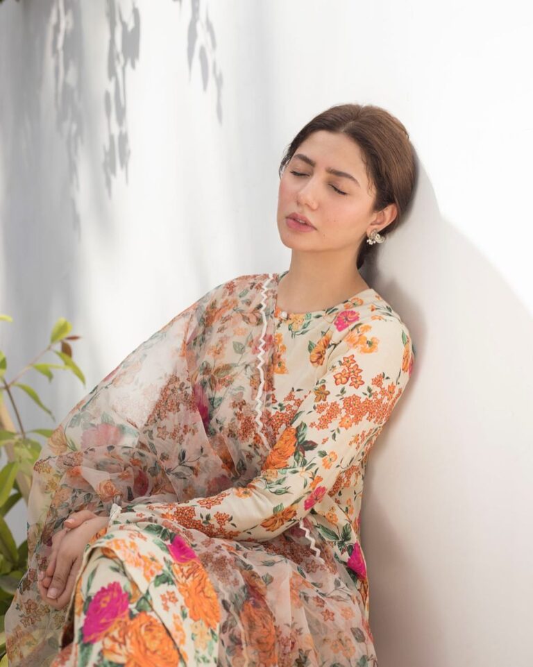 Mahira Khan Instagram - جب تم رُکو ۰۰۰ بہار رُکے ، چاندنی رُکے 🌸