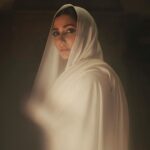 Mahira Khan Instagram - Ajeeb daastan hai yeh... 🤍 @elanofficial 🕊 📸 @nfkphotography 💄 @piaruud