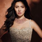 Mahira Khan Instagram - Look at those 💎 Only @farazmanan 💙