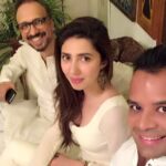 Mahira Khan Instagram - People always ask me why I post so many photos of my team, particularly my make up artists. Most of the time I don’t know how to answer that 💁🏻‍♀️ Today as I write a post for Adnan, I thought I’d share this with all of you - Adnan was an asst. makeup artist at Nabilas when I was a VJ at MTV. We were all sent to Nabilas for a makeover, I wasn’t ready to get anything done so I was assigned to Adnan. We sat there literally twiddling our thumbs. I remember laughing at everything he said. This was 2006/7. 15 years later and he is still my make up artist- well to the world at least. For me, he is so much more than that. He’s my friend, my brother, my keeper of secrets.. he knows when I’m upset and knows how to make me smile. He has seen me cry sneakily on set and held my hand through it. I have held him in my arms when he has broken down. We have laughed, cried, danced all night, ate like crazy, travelled the world... all of it.. together.. he is my family. I am so grateful to my job and the universe for surrounding me with people I love so much. Alhumdulillah. So to answer the question.. is quite simple - I am, because of them. Belated happy birthday my Adnan, my dil ka tukraaa 🤍 @adnanansariofficial 𝐿𝑜𝑣𝑒 𝑦𝑜𝑢 𝑎𝑙𝑤𝑎𝑦𝑠 𝑎𝑛𝑑 𝑓𝑜𝑟𝑒𝑣𝑒𝑟 🤍 P.S sorry for the longish note, counting my blessings. Also Ramzan Mubarak to all ✨🌸🙏🏼