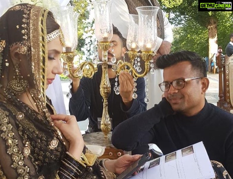 Mahira Khan Instagram - People always ask me why I post so many photos of my team, particularly my make up artists. Most of the time I donβt know how to answer that ππ»ββοΈ Today as I write a post for Adnan, I thought Iβd share this with all of you - Adnan was an asst. makeup artist at Nabilas when I was a VJ at MTV. We were all sent to Nabilas for a makeover, I wasnβt ready to get anything done so I was assigned to Adnan. We sat there literally twiddling our thumbs. I remember laughing at everything he said. This was 2006/7. 15 years later and he is still my make up artist- well to the world at least. For me, he is so much more than that. Heβs my friend, my brother, my keeper of secrets.. he knows when Iβm upset and knows how to make me smile. He has seen me cry sneakily on set and held my hand through it. I have held him in my arms when he has broken down. We have laughed, cried, danced all night, ate like crazy, travelled the world... all of it.. together.. he is my family. I am so grateful to my job and the universe for surrounding me with people I love so much. Alhumdulillah. So to answer the question.. is quite simple - I am, because of them. Belated happy birthday my Adnan, my dil ka tukraaa π€ @adnanansariofficial πΏππ£π π¦ππ’ πππ€ππ¦π πππ πππππ£ππ π€ P.S sorry for the longish note, counting my blessings. Also Ramzan Mubarak to all β¨πΈππΌ