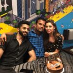 Mahira Khan Instagram - People always ask me why I post so many photos of my team, particularly my make up artists. Most of the time I don’t know how to answer that 💁🏻‍♀️ Today as I write a post for Adnan, I thought I’d share this with all of you - Adnan was an asst. makeup artist at Nabilas when I was a VJ at MTV. We were all sent to Nabilas for a makeover, I wasn’t ready to get anything done so I was assigned to Adnan. We sat there literally twiddling our thumbs. I remember laughing at everything he said. This was 2006/7. 15 years later and he is still my make up artist- well to the world at least. For me, he is so much more than that. He’s my friend, my brother, my keeper of secrets.. he knows when I’m upset and knows how to make me smile. He has seen me cry sneakily on set and held my hand through it. I have held him in my arms when he has broken down. We have laughed, cried, danced all night, ate like crazy, travelled the world... all of it.. together.. he is my family. I am so grateful to my job and the universe for surrounding me with people I love so much. Alhumdulillah. So to answer the question.. is quite simple - I am, because of them. Belated happy birthday my Adnan, my dil ka tukraaa 🤍 @adnanansariofficial 𝐿𝑜𝑣𝑒 𝑦𝑜𝑢 𝑎𝑙𝑤𝑎𝑦𝑠 𝑎𝑛𝑑 𝑓𝑜𝑟𝑒𝑣𝑒𝑟 🤍 P.S sorry for the longish note, counting my blessings. Also Ramzan Mubarak to all ✨🌸🙏🏼