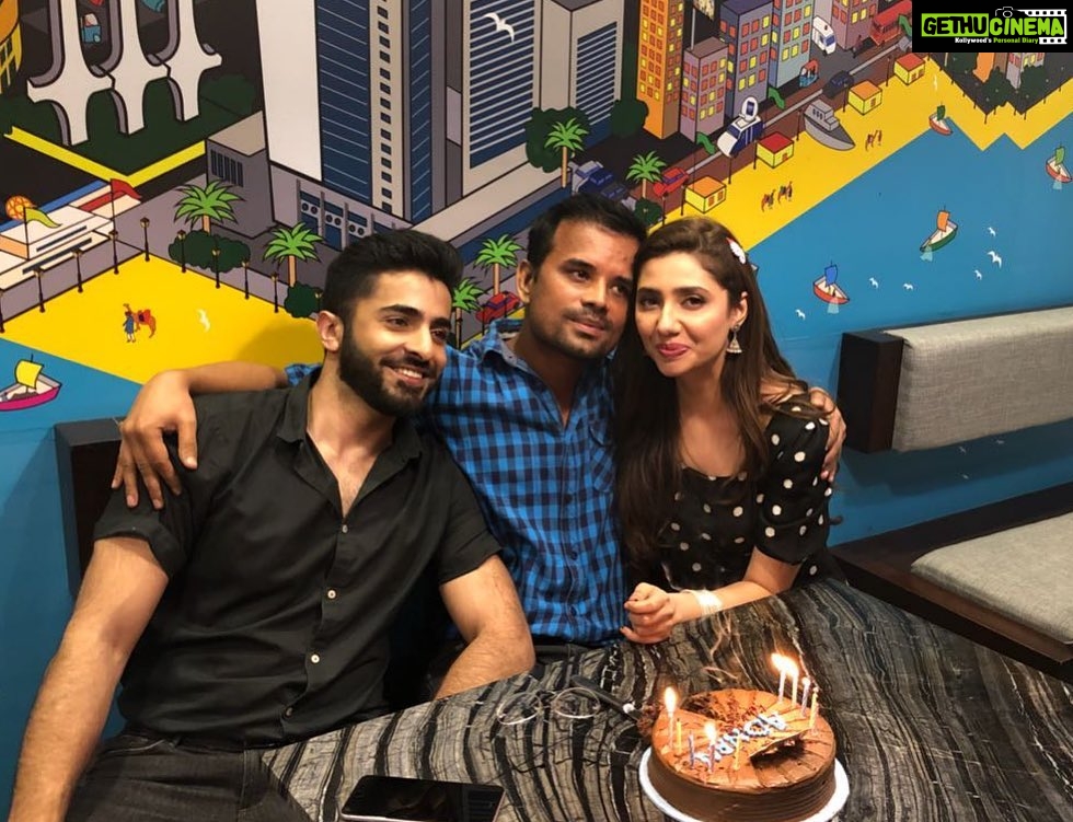 Mahira Khan Instagram - People always ask me why I post so many photos of my team, particularly my make up artists. Most of the time I donβt know how to answer that ππ»ββοΈ Today as I write a post for Adnan, I thought Iβd share this with all of you - Adnan was an asst. makeup artist at Nabilas when I was a VJ at MTV. We were all sent to Nabilas for a makeover, I wasnβt ready to get anything done so I was assigned to Adnan. We sat there literally twiddling our thumbs. I remember laughing at everything he said. This was 2006/7. 15 years later and he is still my make up artist- well to the world at least. For me, he is so much more than that. Heβs my friend, my brother, my keeper of secrets.. he knows when Iβm upset and knows how to make me smile. He has seen me cry sneakily on set and held my hand through it. I have held him in my arms when he has broken down. We have laughed, cried, danced all night, ate like crazy, travelled the world... all of it.. together.. he is my family. I am so grateful to my job and the universe for surrounding me with people I love so much. Alhumdulillah. So to answer the question.. is quite simple - I am, because of them. Belated happy birthday my Adnan, my dil ka tukraaa π€ @adnanansariofficial πΏππ£π π¦ππ’ πππ€ππ¦π πππ πππππ£ππ π€ P.S sorry for the longish note, counting my blessings. Also Ramzan Mubarak to all β¨πΈππΌ