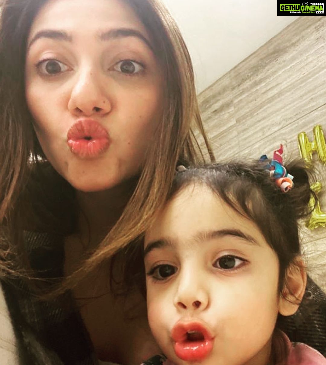 Mahira Khan Instagram - My gurryaaa, You are my shining star, my beautiful baby, my artist, my dreamer, my ballerina... a piece of my heart is reserved for you, only you. May you be healthy and happy always. InshAllah. I love you till the end of time and beyond... π»ππππ¦ ππππ‘βπππ¦ ππ¦ πππβππ! Only your, Big Gurryaa X P.S if youβre reading this.. read my letters instead ππ»ββοΈ Goodgirl! @sanahafeezsheikh thank you for my baby girl! β₯οΈ