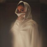 Mahira Khan Instagram - Ajeeb daastan hai yeh... 🤍 @elanofficial 🕊 📸 @nfkphotography 💄 @piaruud
