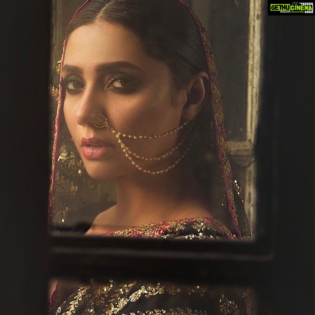 Mahira Khan Instagram - آج پھر جینے کی تمنا ہے 🍂
