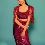 Mahira Khan Instagram - 🫦 📸 @seemabsaqibkhan 💄 @maramaabroobeauty 💇🏻‍♀️ @iambabarzaheer 💎 @kiranfinejewellery 👗 @farazmanan