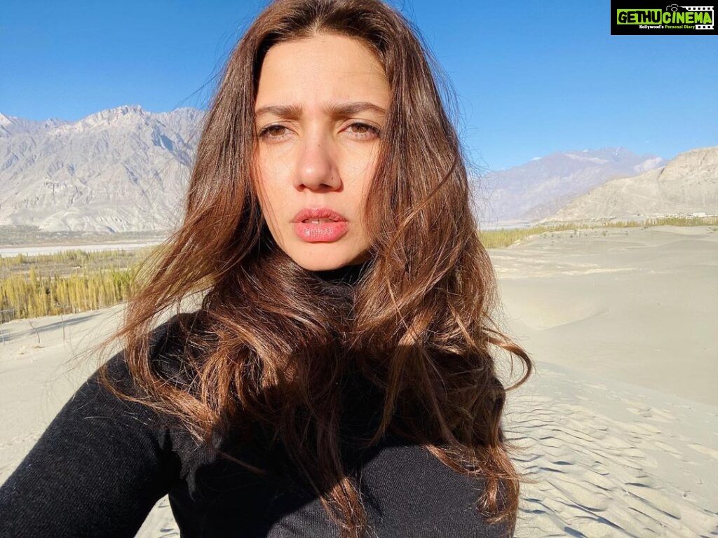 Mahira Khan Instagram - I miss the mountains.. I miss the feeling of being amongst these beautiful giants - most alive and insanely grateful. No words can really describe that feeling.. just, that I miss it. Can’t wait to go back.. until next time x P.S miss the company just as much. I adore adore you girls @nidaykhan @anamfkhan @seherhafeez 💘 Cold Desert, Skardu