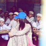 Mahira Khan Instagram - The dreams of displaced Afghans are no different than anyone else’s dreams. ✔️To have a home ✔️To send their children to school ✔️To provide for their families. They need peace to fulfil their dreams. I truly believe education is the key to success for every society. The GlobalGoals set a target of quality education for ALL. Refugees included 💕 At the #Afghanistan2020, discussions on the quality of education will help secure the future of refugee children. #Afghanistan2020 @Refugees