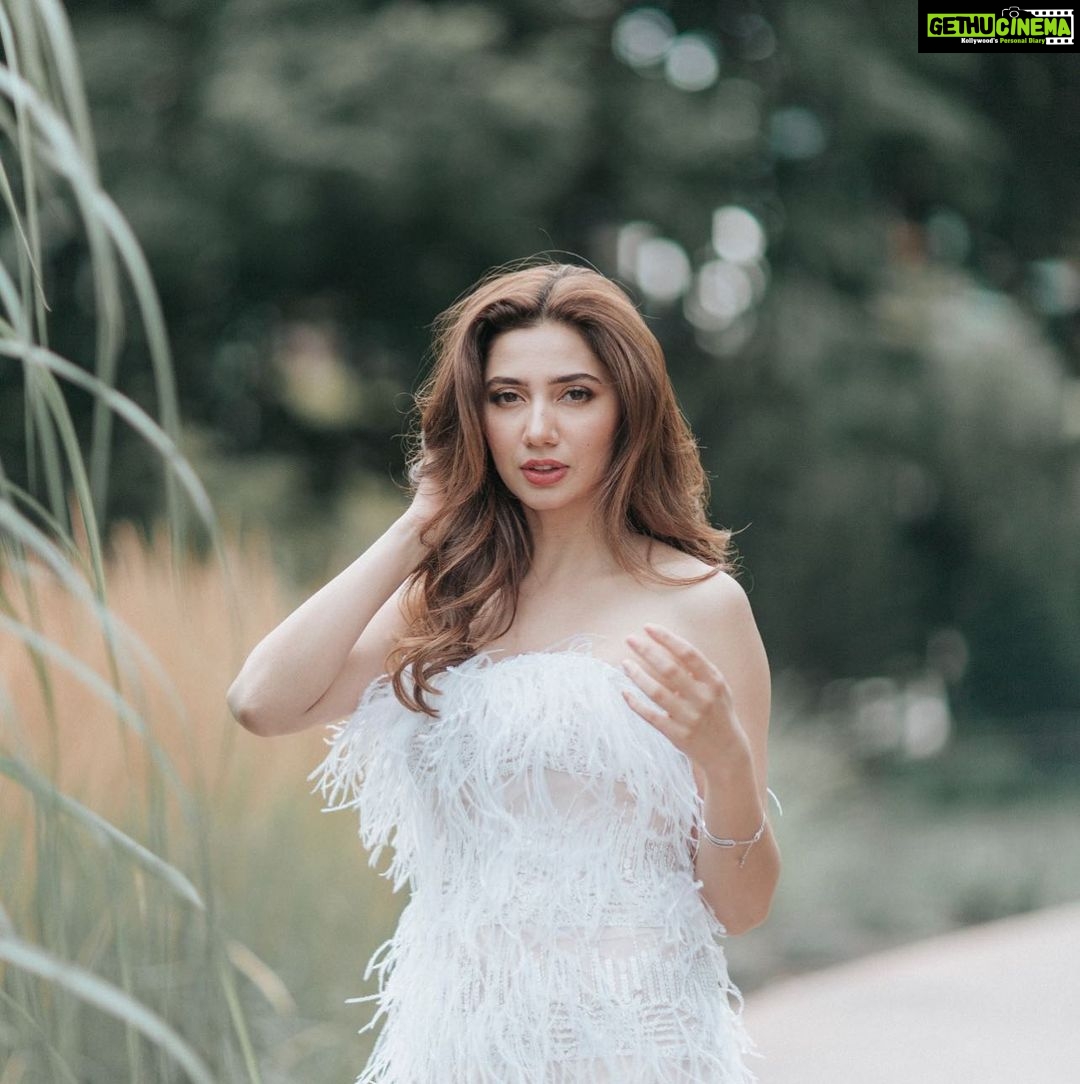 Mahira Khan Images Hd Sex - Actress Mahira Khan HD Photos and Wallpapers September 2020 - Gethu Cinema