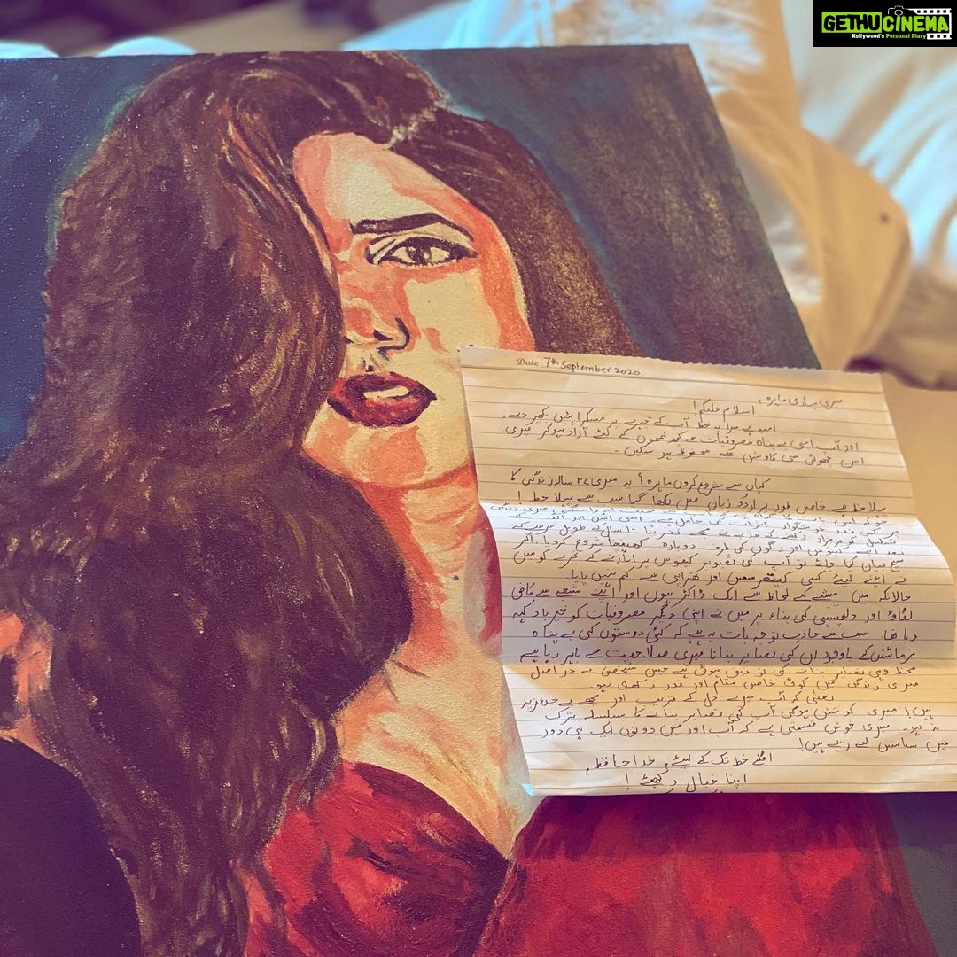 Mahira Khan Instagram - βπΎπ ππ ππππππππ ππππ ππππ ππππππ.. πΌππ ππ πππππππ ππππ ππ πππππ ππππβ I wish I could hug you and keep hugging you. To get love like this.. Iβm truly truly blessed. Alhumdullilah. Thank you my dear S urf Halwapoori β₯οΈ you all are much much more to me than just fans. Reading your letter made my soul smile. All of you mean the world to me. Always and forever. Sirf pyaaaar.. duaein.. aur ek umeed- milnay ki π Ψ§ΩΩΎΪ©Ϋ Ψ Ω
Ψ§ΫΨ±Ϋ π