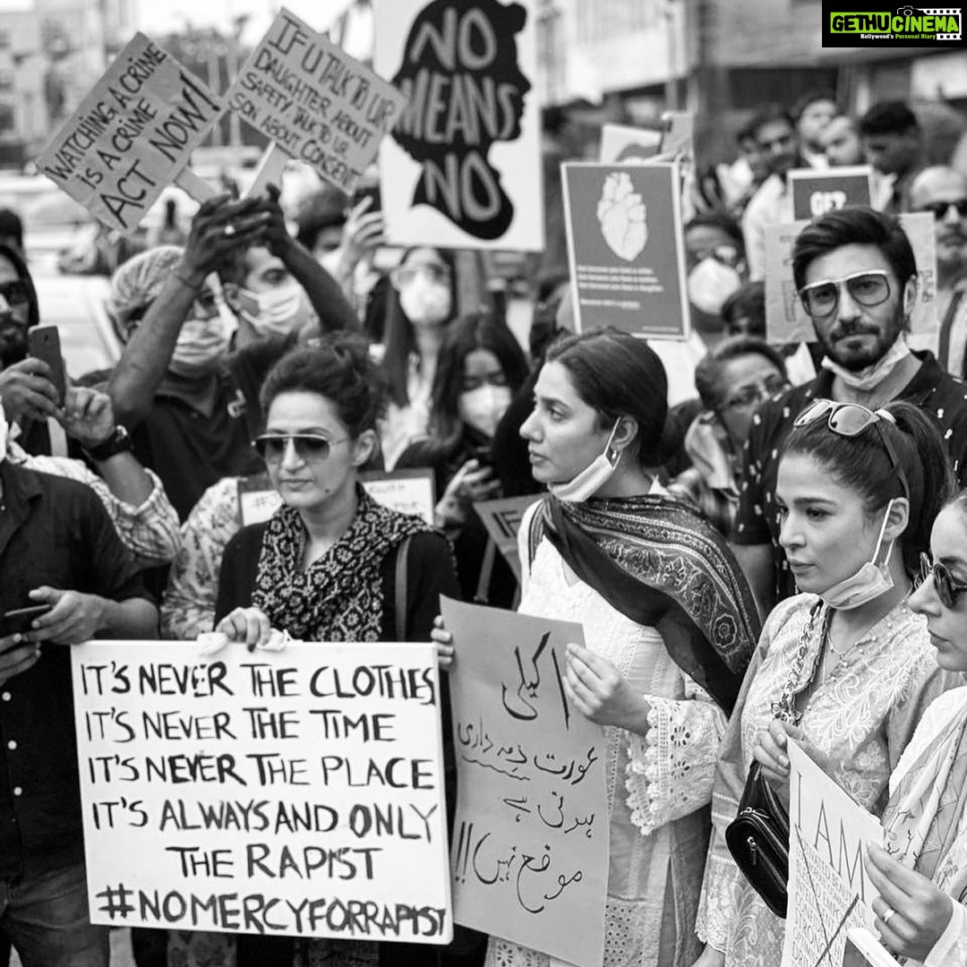 Mahira Khan Instagram - We demand a secure nation for all women!! At home, on the streets, at work, alone, not alone, with kids, without kids, in a skirt or in a burkha. Where ever she may be, whoever she may be - we demand basic rights of safety🙏🏼 Proud of my industry for coming together for this cause - United we are stronger, our voices are more powerful and impactful🇵🇰🤍♥️ 📸 @mystapaki Karachi Press Club