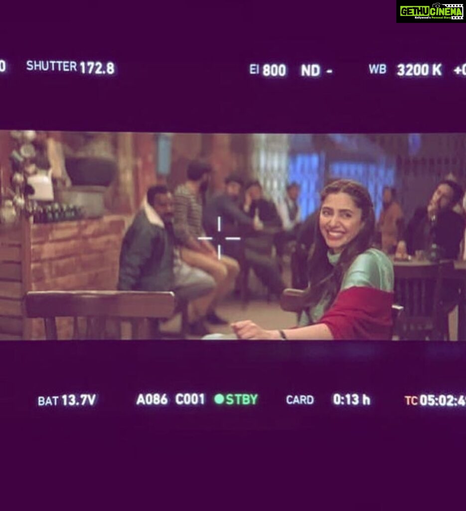 Mahira Khan Instagram - I take with me a piece of you.. leaving a bit of my soul with you. My darling 𝓝𝓮𝓮𝓵𝓸𝓯𝓪𝓻, I shall miss you, oh so much. 🌸 Here is a shout out to all those who worked on this film. Each and every one of them put their heart and soul in it. Can’t wait for all of you to see our hard work and love on your screens soon. Ameen. 💘 It’s a wraaaaappp 🧿🎬🤸🏻‍♂️ Walled City of Lahore