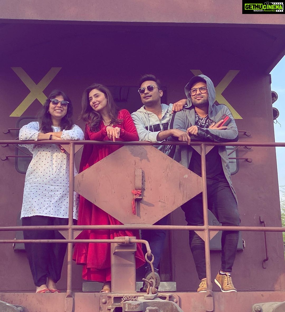 Mahira Khan Instagram - I take with me a piece of you.. leaving a bit of my soul with you. My darling ๐๐ฎ๐ฎ๐ต๐ธ๐ฏ๐ช๐ป, I shall miss you, oh so much. ๐ธ Here is a shout out to all those who worked on this film. Each and every one of them put their heart and soul in it. Canโt wait for all of you to see our hard work and love on your screens soon. Ameen. ๐ Itโs a wraaaaappp ๐งฟ๐ฌ๐คธ๐ปโโ๏ธ Walled City of Lahore