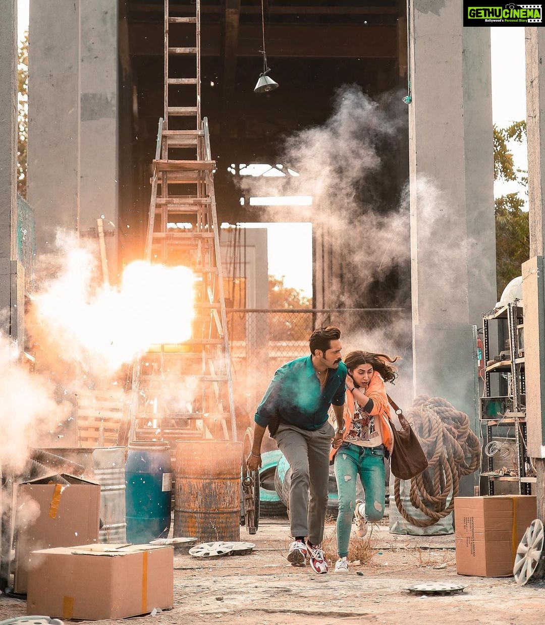 Mahira Khan Instagram - βNo nation can rise to the height of glory unless your πππππ are side by side with you.β - βπ¦πππ π πΈπ«ππ ππ ππ πΈππ ππππππ. #QuaideAzamZindabad πͺπΌ TEASER releases this Saturday!!ππ Letssss do thisss @nabqur @fizza_meerza @mustafafahad26 ππΌππΌπ€²πΌπ€πΌ