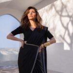 Mahira Khan Instagram – Aaah how could I not have a sari this time.. named after my bari phopo – Surraiya. She was my entire childhood. She fed me and loved me like the daughter she didn’t have. I love you my surrrii phopo ♥️

@mbymahira 💋

📸 @shahbazshaziofficial 
📽️ @talhahahahahaha_ 
💄 @adnanansariofficial 
💇🏻‍♀️ @iambabarzaheer 
🎨 @aarij_1