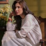 Mahira Khan Instagram - کیا تمہیں مجھ سے ابھی بھی کچھ کہنا ہے ؟ 💌