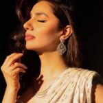 Mahira Khan Instagram - 🍨 👗 @elanofficial 💄 @mubsher.bhatti 💎 @sherezadjewellery 📸 @shahbazshaziofficial