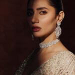 Mahira Khan Instagram - Look at those 💎 Only @farazmanan 💙