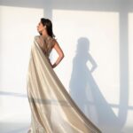 Mahira Khan Instagram - The legend of love 🕊🤍 📸 @raffeedphotographer 👗 @farazmanan 💄 @iambabarzaheer