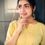 Manasa Radhakrishnan Instagram - Real candids + Fake candids 😜🤪