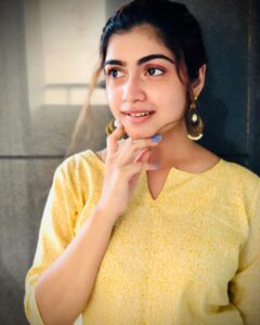 Manasa Radhakrishnan Instagram - Real candids + Fake candids 
😜🤪