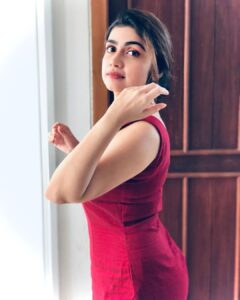 Manasa Radhakrishnan Instagram - 💃🏻🌹♥️
Wearing @garggyboutique 
PC @ananya_priyadarshini