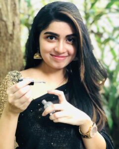 Manasa Radhakrishnan Instagram - @ananya_priyadarshini caught me looking at her 👀😂♥️